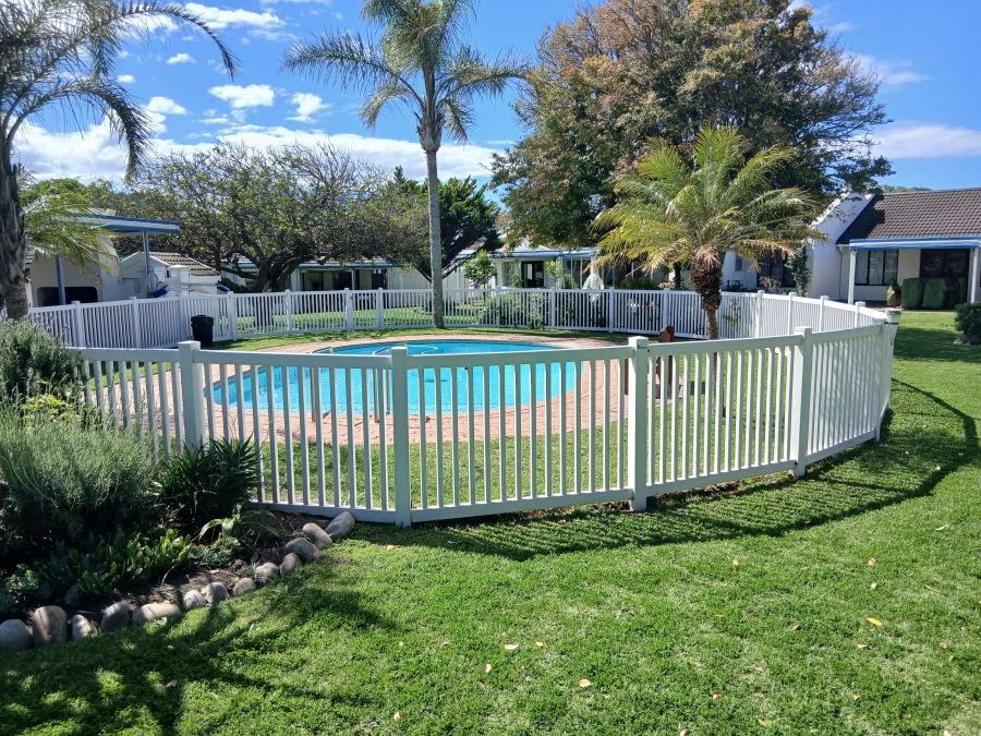 2 Bedroom Property for Sale in Paradise Beach Eastern Cape